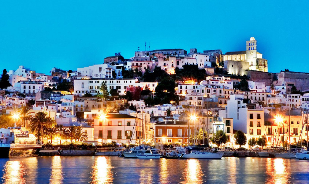 Viajar en Semana Santa a Ibiza